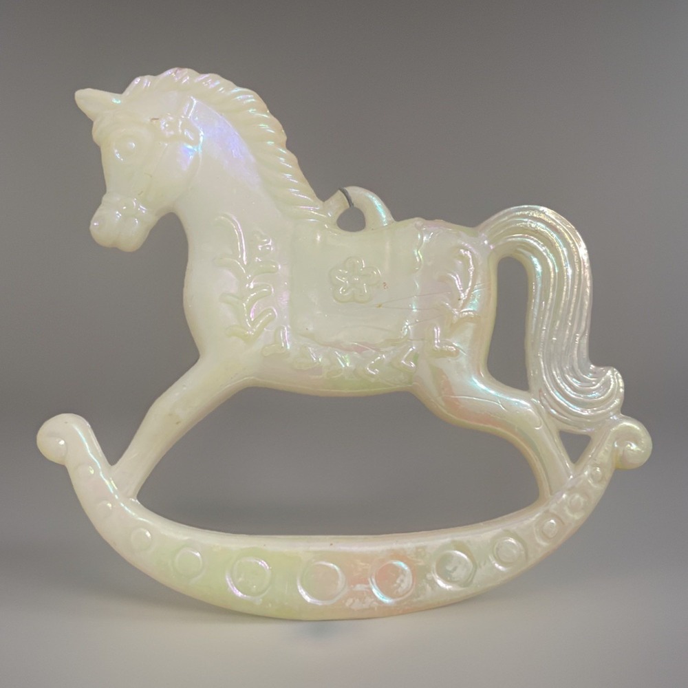 VTG Christmas‎ Rocking Horse Ornament Pearlescent Color Plastic - Picture 2 of 4